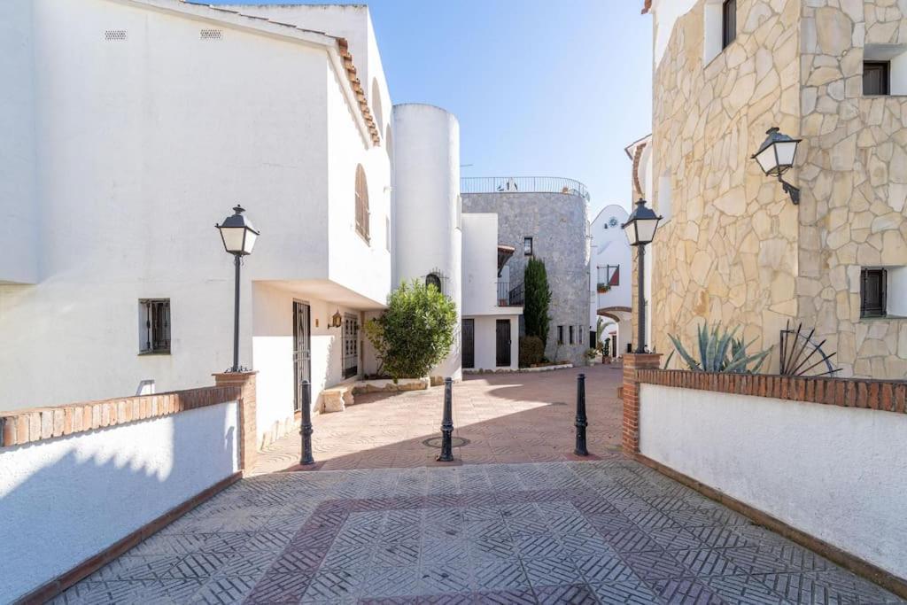 2027 Casa De Pescador Con 3 Habitaciones, Piscina Y Amarre By Homeselectspain Empuriabrava Kültér fotó