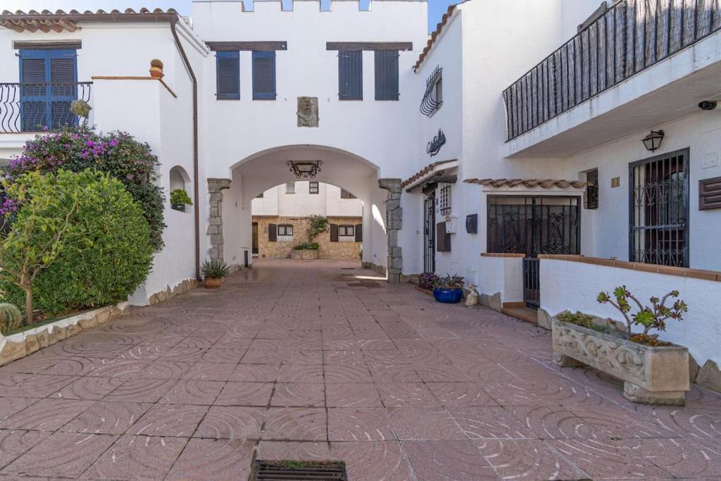 2027 Casa De Pescador Con 3 Habitaciones, Piscina Y Amarre By Homeselectspain Empuriabrava Kültér fotó